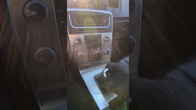 Обзор Volvo V60 Cross Country смотреть онлайн