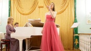 Екатерина Бабич исполняет «Молчание» Исаака Дунаевского. Фортепиано — Ирина Коробова