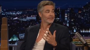 Крис Пайн отреагировал на анонс «Дневников принцессы 3» и прочитал «Эспрессо» на итальянском