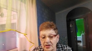 Мало того, что тунеядка, так ещё и аферистка