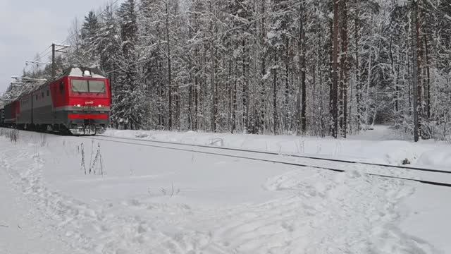 "неожиданно" электровоз 2ЭС6-1628 "Синара" с грузовым поездом на перегоне Ржевка - Заневский пост 1 смотреть онлайн