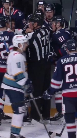 И пошло поехало 🚜 #КХЛ