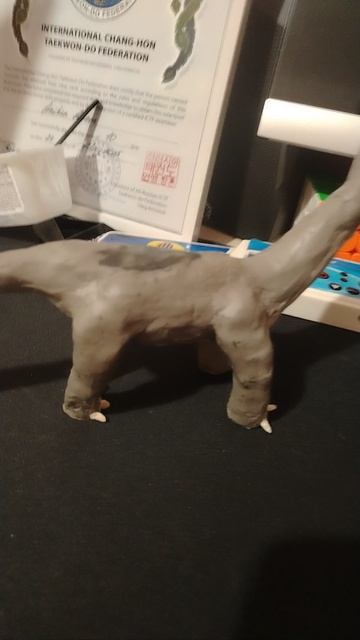 Брахиозавр из скульптурного пластилина смотреть онлайн