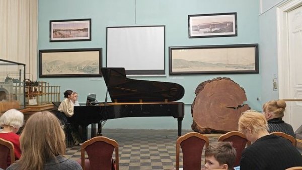 Песня луны 月亮歌.mp4