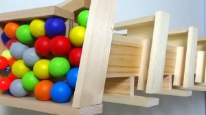 Шарики для детей.Скатываем разные шарики с Горки. Видео для детей.#дети#видеодлядетей