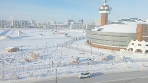 г. Якутск. Озеро Сайсары. Вместо катков открыли ледовые парки.