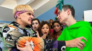 БАСКЕТБОЛИСТ ХОЧЕТ ОТНОШЕНИЙ! ДЕВЧОНКИ ЛЮБЯТ БОГАТЫХ ПАРНЕЙ! МАЛЬЧИКИ ОБИЖАЮТСЯ