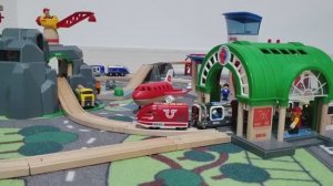 Поезда паровозик Томас собираем