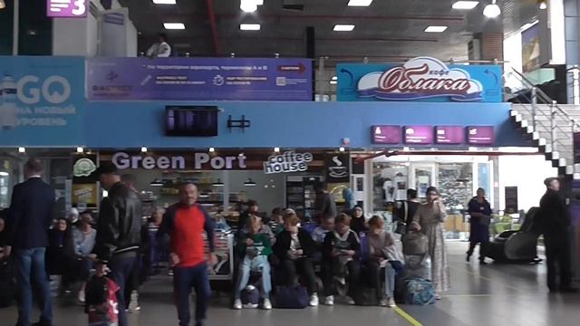 Махачкала аэропорт. Арка построена к 200-летию окончательного присоединения Дагестана к России.