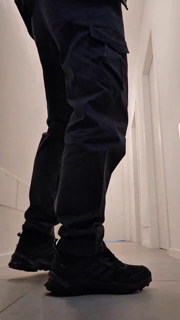 Resident Evil Requiem Leon Kennedy косплей смотреть онлайн