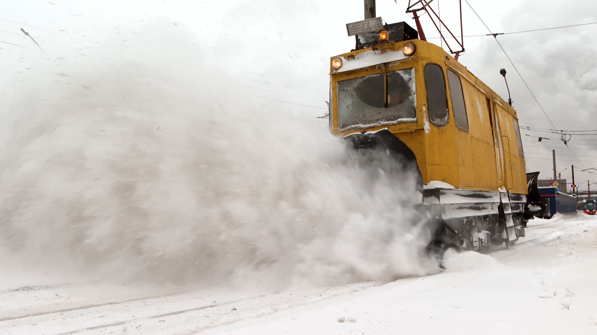 Чистка трамвайных путей от снега смотреть онлайн
