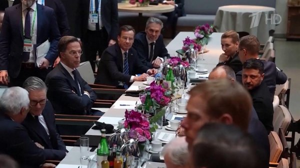 В Мюнхене Зеленский и другие разжигатели войны обсуждают международную безопасность.