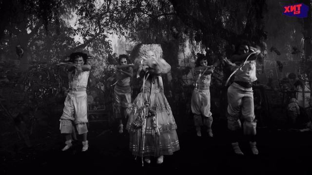 LADY GAGA — THE DEAD DANCE смотреть онлайн