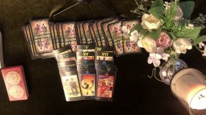 Почему он бесится, почему он такой раздражительный?  Таро расклад!