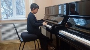 Костанян Ростислав, 9 лет 2 класс МУ ДО " Ногинская ДШИ" 
ИС Бах Маленькая прелюдия до минор