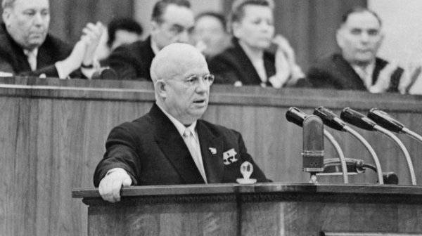 Осуждение культа личности и разворот в сторону «оттепели»: 70 лет назад состоялся XX съезд КПСС