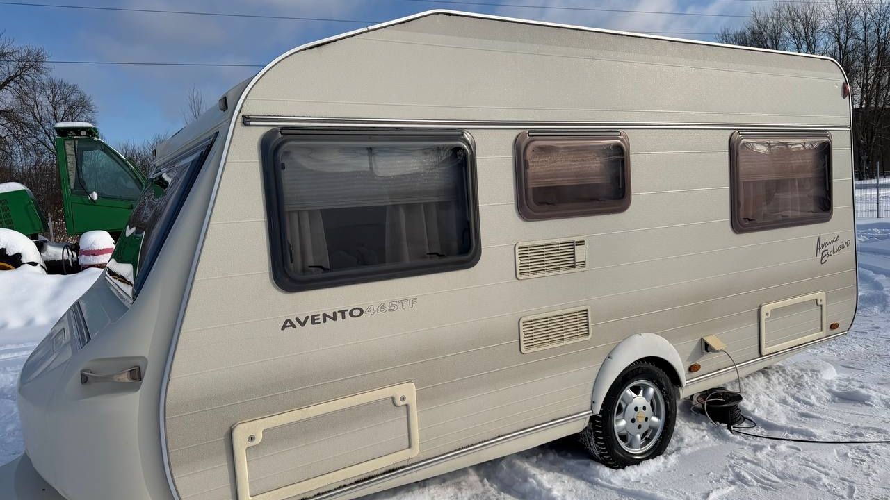 Немецкий караван-турист,дом на колёсах Avento на 4 места с палаткой большой в комплекте