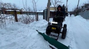 Кулибин XXI века: воронежский умелец собрал трактор для расчистки дорог от снега.