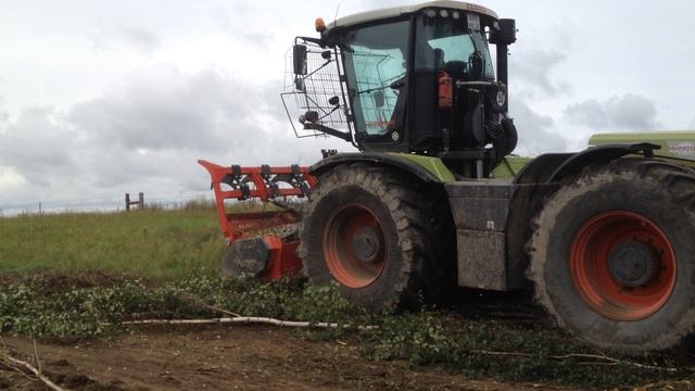 AHWI M 650 M + Claas Xerion 3300