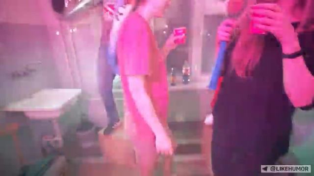 Типичная общага смотреть онлайн