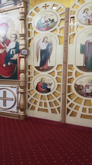 Божественная служба в храме Святой Троицы