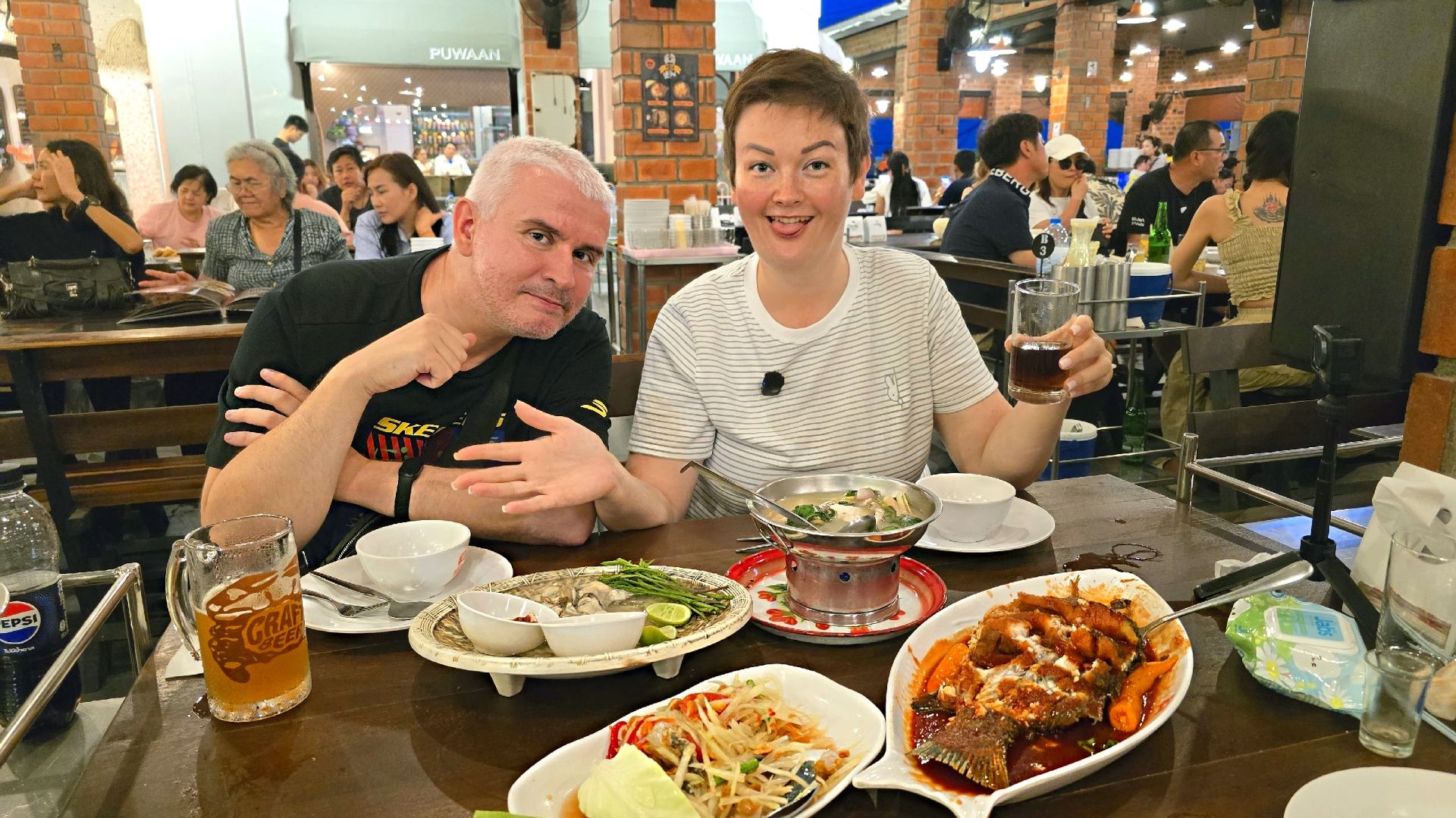 Мукбанг ОТМЕЧАЕМ день Валентина с ДРУЗЬЯМИ, РЕСТОРАН морепродуктов КРАБ в Паттайе! Праздничный ужин смотреть онлайн