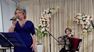 "Ленинградский вальс" Автор - А.Дольский. Поет - Татьяна Шишикина, аккордеон - Ольга Бочкова.