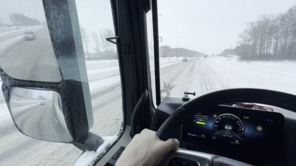 ⚡️КАЗАНЬ, СНЕГОПАД, ФУРЫ НЕ МОГУТ ПОДНЯТЬСЯ 😱