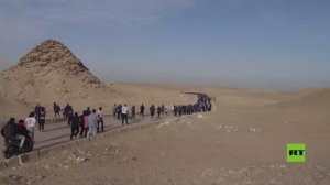 انطلاق سباق "نصف ماراثون سقارة" في مضمار وسط الأهرامات المصرية القديمة