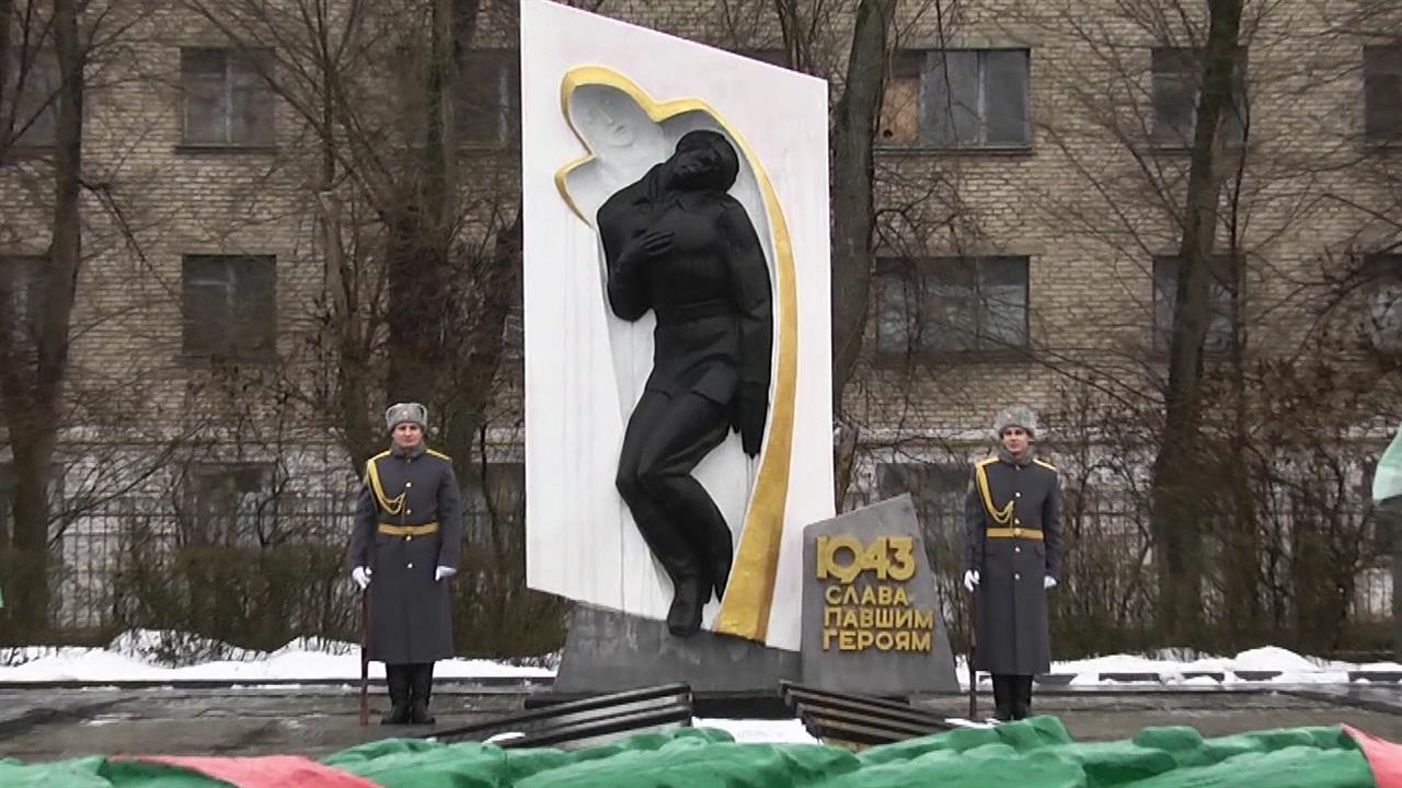 Сегодня 83 года со дня освобождения Луганска от немецко-фашистских захватчиков смотреть онлайн