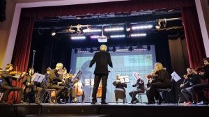 Выступление Губернаторского камерного оркестра под руководством дирижера С. Проскурина