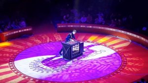 Шокирующее выступление Иллюзиониста. Фокусник творит чудеса!#фокусы#иллюзионист#viral