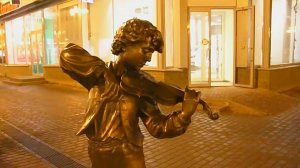 «Я НЫНЧЕ МАНЕКЕН У МАГАЗИНА "ТКАНИ"!» Клип моей песни из цикла «Поэзия земли нижегородской»