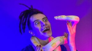 Смотрим канал #lilsnakeeee из Ми видео.📽️2 часть.