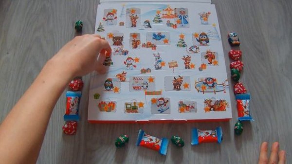 Обзор на новогодний календарь Kinder окошки со сладостями внутри, подарочный набор Kinder календарь