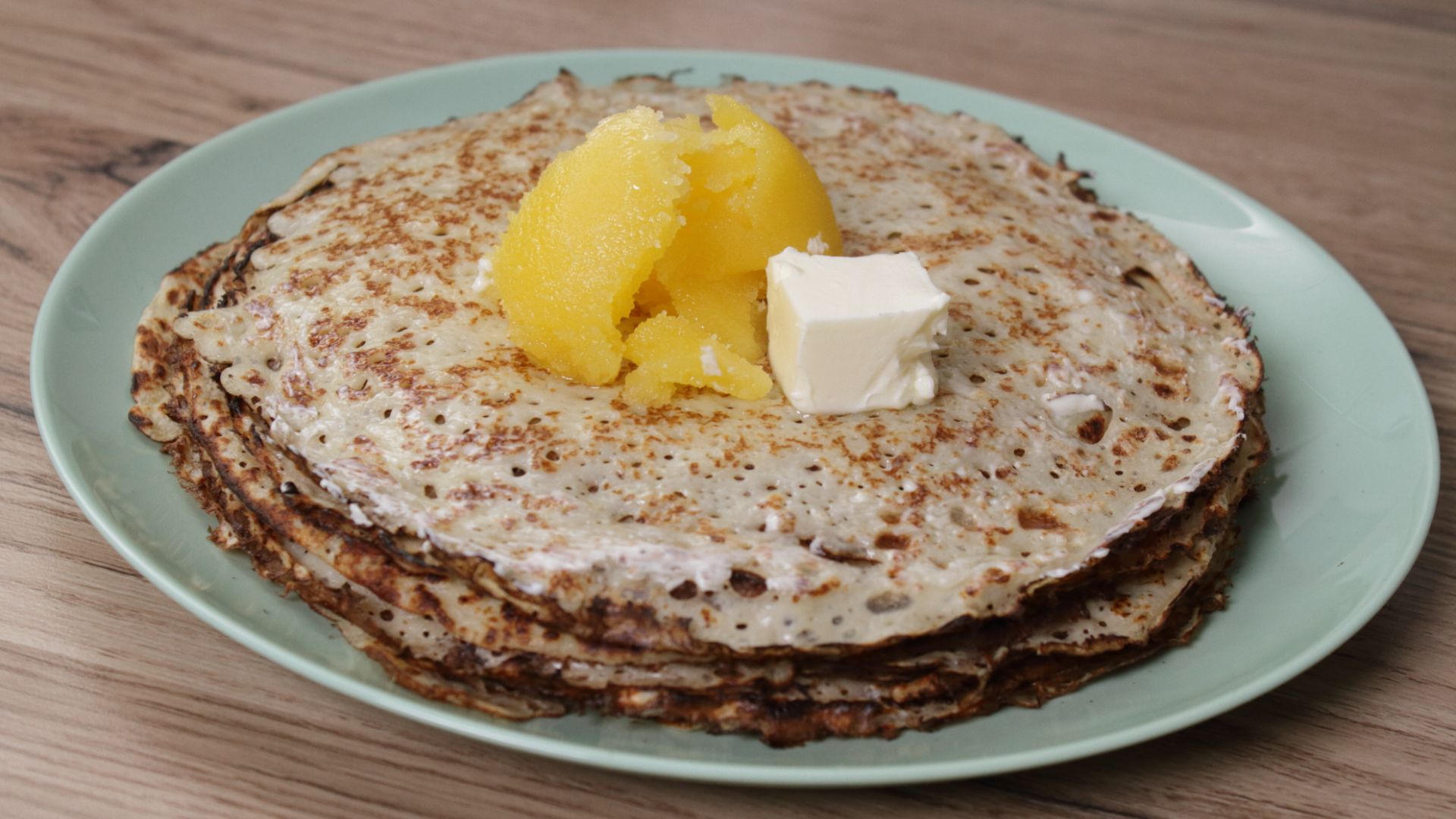 Блины блинчики масленица румяные тонкие с пышной текстурой и приятной кислинкой во вкусе блины