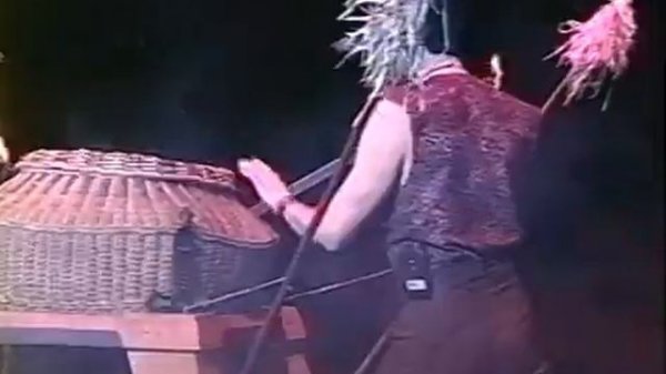 Leopold Magic - Sword Fire Basket - Stage Magic