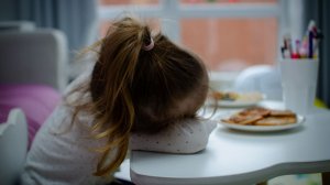 Клип песни "Он молчит, но играет..."