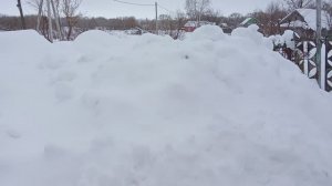 Снег с крыши теплица зимой