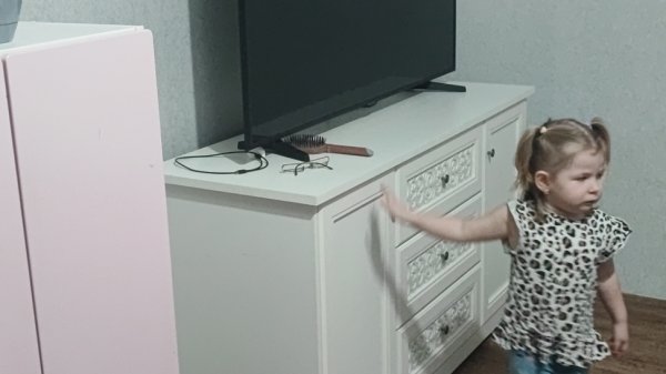 клеим обои🌸запрягла гостей🫣 ремонт продолжается 🎉