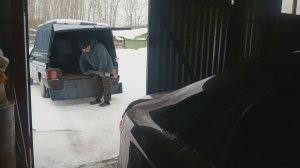 Разгрузил и сложил профиля.