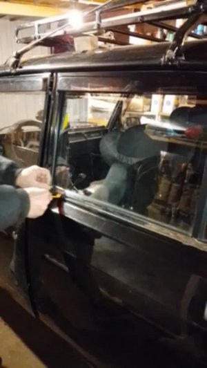 Меняем штатные " бархотки" ВАЗ-2107 на хорошие, действительно- бархотки