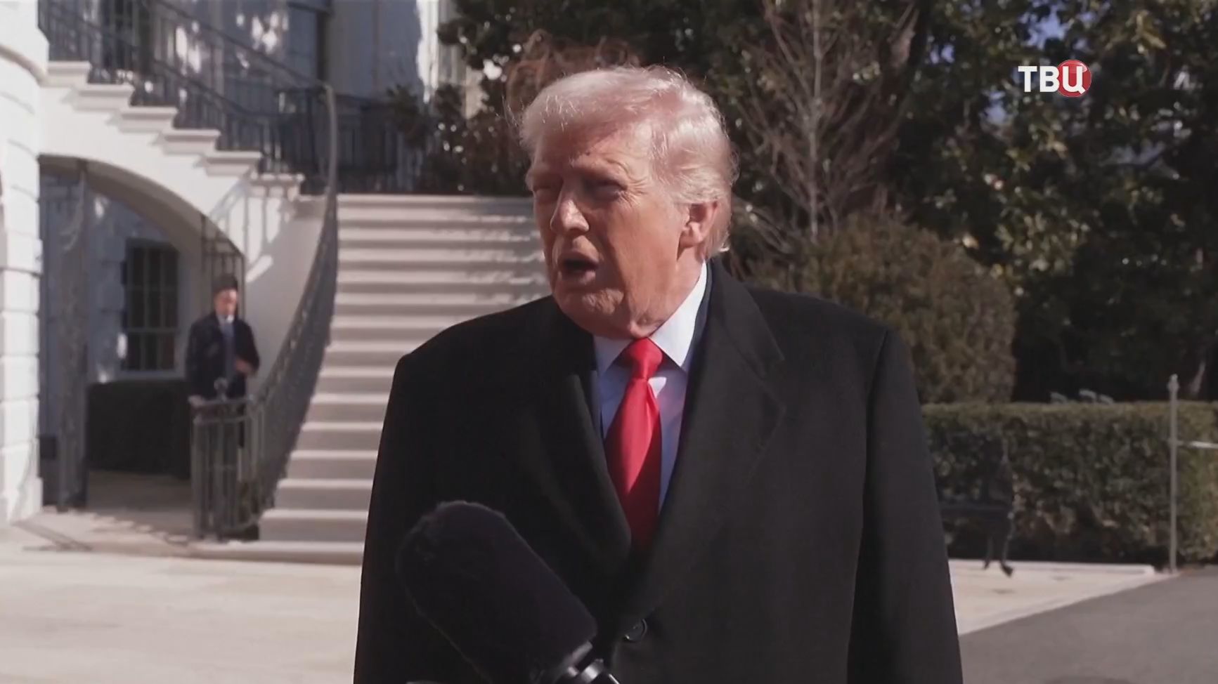 Трамп снова унизил своих европейских партнёров смотреть онлайн