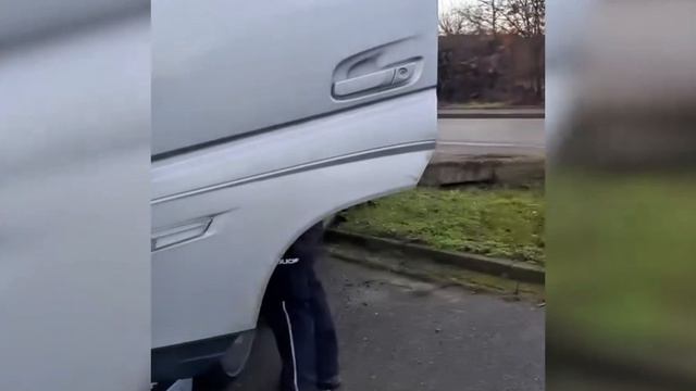 Разбили стекло чтобы спасти дальнобойщика