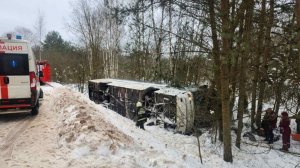 Пассажирский автобус улетел в кювет и опрокинулся под Минском