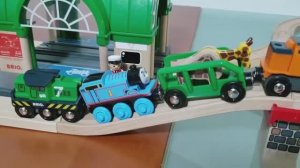 Поезда строим железную дорогу