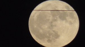 НА ЛУНЕ ДВИЖЕТСЯ СТРАННАЯ ПОЛОСА 12.05.2025 снято в Москве аномалия на луне нло космос