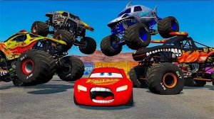 МУЛЬТИКИ ПРО МАШИНКИ 🚗 МАКВИН И ГОНКА С ТРАНСФОРМЕРАМИ. УЛЕТНЫЕ ПРЫЖКИ И ЗАХВАТЫВАЮЩИЕ ПАДЕНИЯ