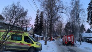 Три человека погибли при пожаре в частном доме в Петербурге