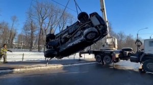 В Петербурге "летающий Porsche" врезался в ограду Летнего сада: видео.